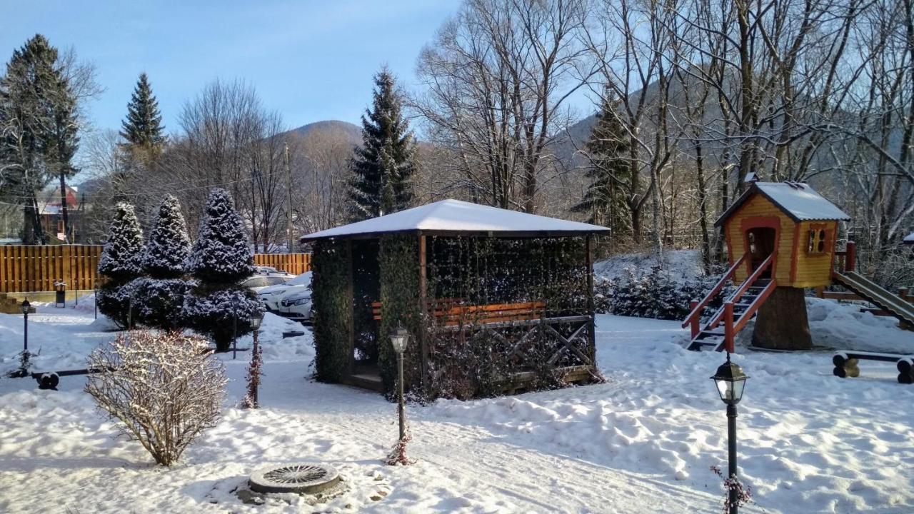 Mini Hotel Zakrut Tatariv Buitenkant foto