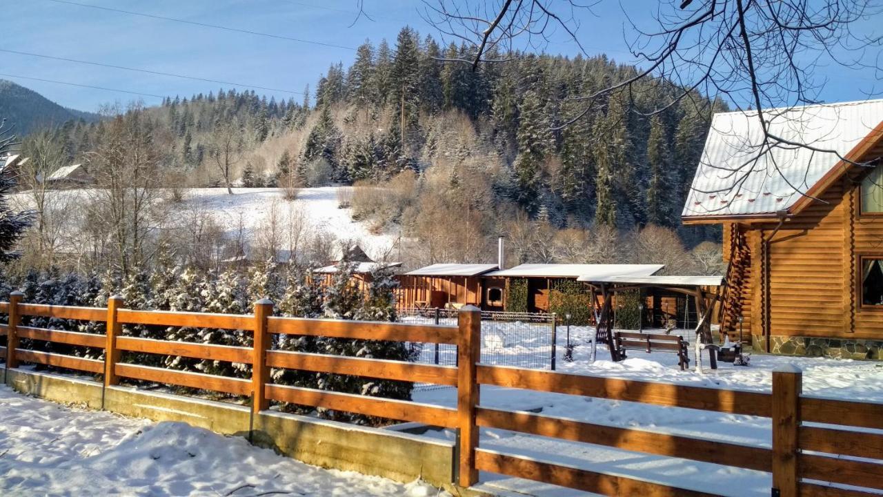 Mini Hotel Zakrut Tatariv Buitenkant foto