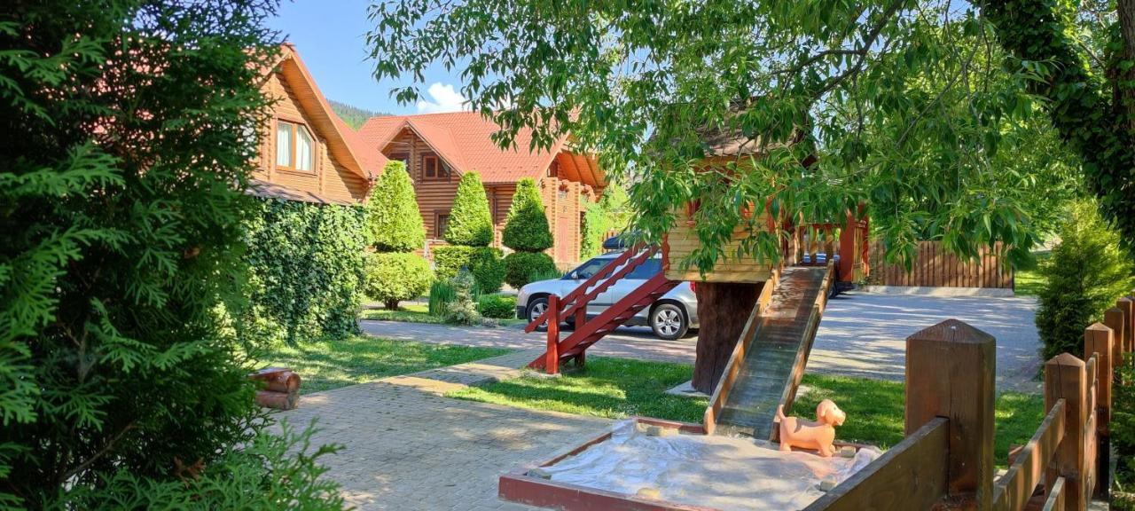 Mini Hotel Zakrut Tatariv Buitenkant foto