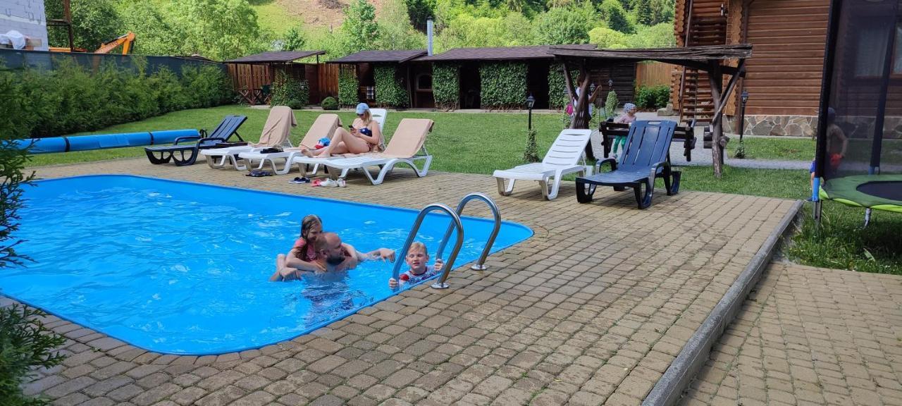 Mini Hotel Zakrut Tatariv Buitenkant foto